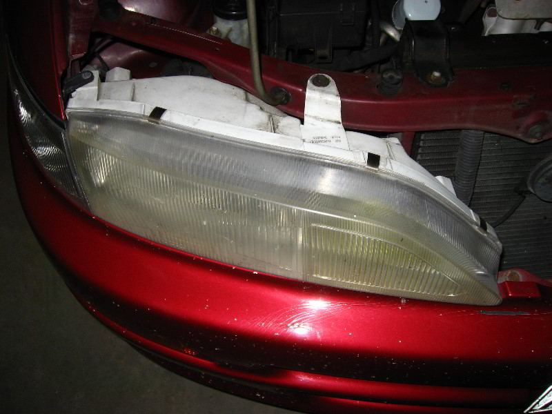 Toyota-Carina-ED-Headlight-Bulb-Replacement-Guide-003