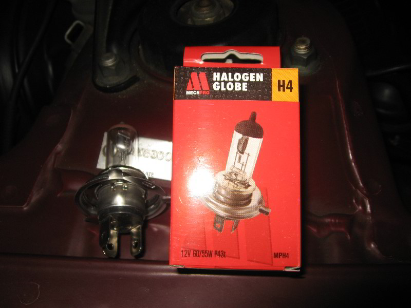 Toyota-Carina-ED-Headlight-Bulb-Replacement-Guide-018