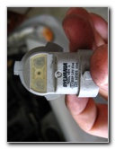 Toyota-Corolla-Headlight-Bulb-Replacement-Guide-010