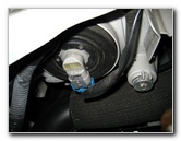 Toyota-Corolla-Headlight-Bulb-Replacement-Guide-028