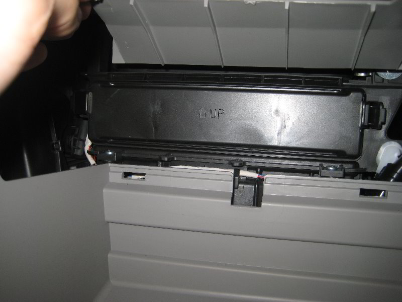 Toyota-Highlander-Cabin-Air-Filter-Replacement-Guide-012