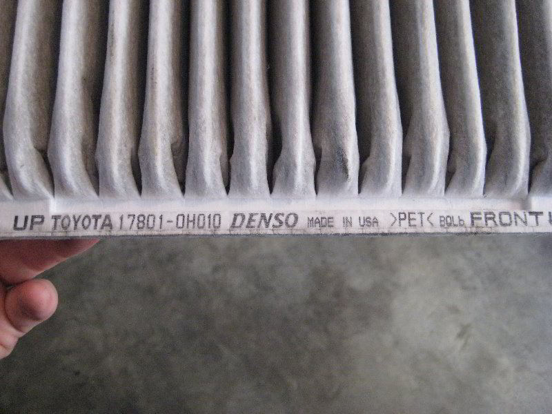 Toyota-Highlander-Engine-Air-Filter-Replacement-Guide-010