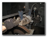 Toyota-Highlander-Front-Brake-Pads-Replacement-Guide-024