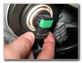 Toyota-Highlander-Headlight-Bulbs-Replacement-Guide-010
