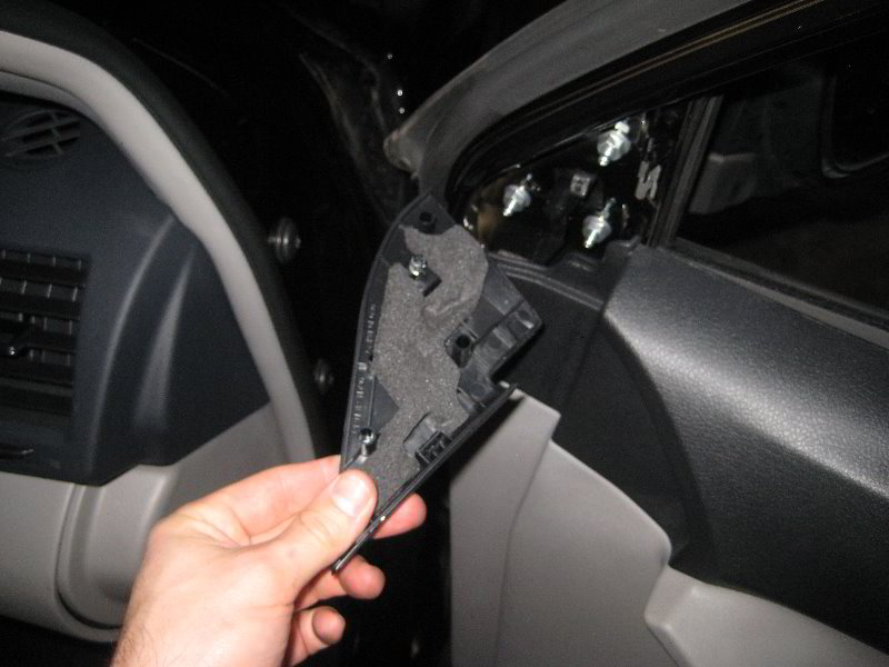 Toyota-Highlander-Interior-Door-Panel-Removal-Guide-003