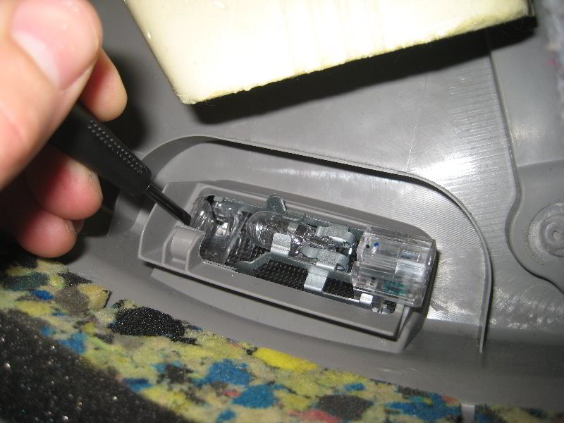 Toyota-Highlander-Interior-Door-Panel-Removal-Guide-034