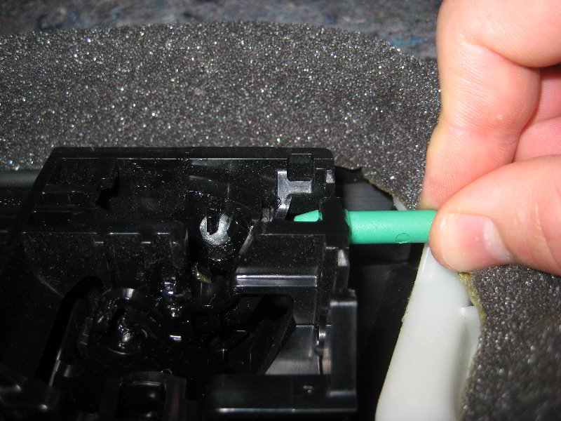 Toyota-Highlander-Interior-Door-Panel-Removal-Guide-039