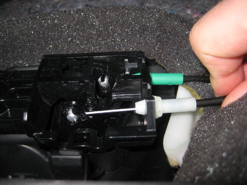 Toyota-Highlander-Interior-Door-Panel-Removal-Guide-042
