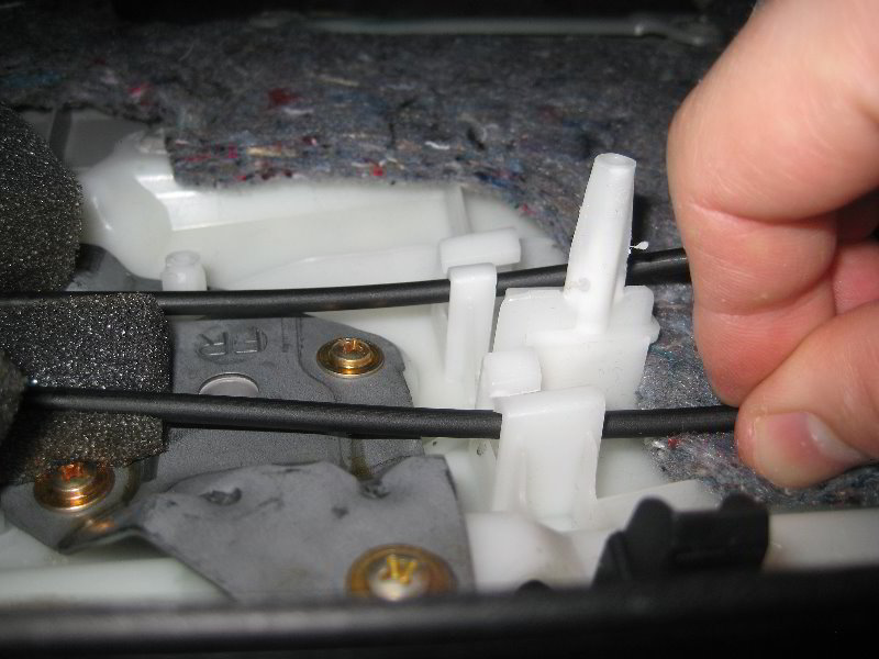 Toyota-Highlander-Interior-Door-Panel-Removal-Guide-043