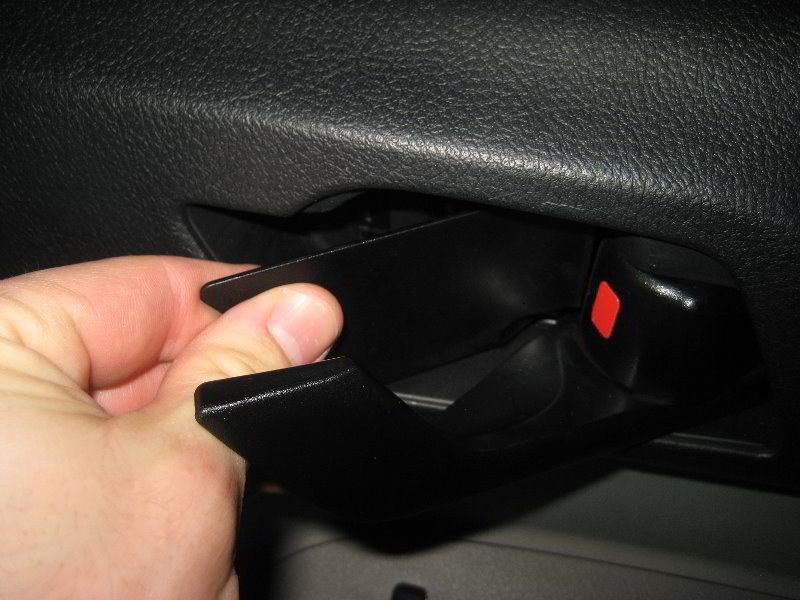 Toyota-Highlander-Interior-Door-Panel-Removal-Guide-051