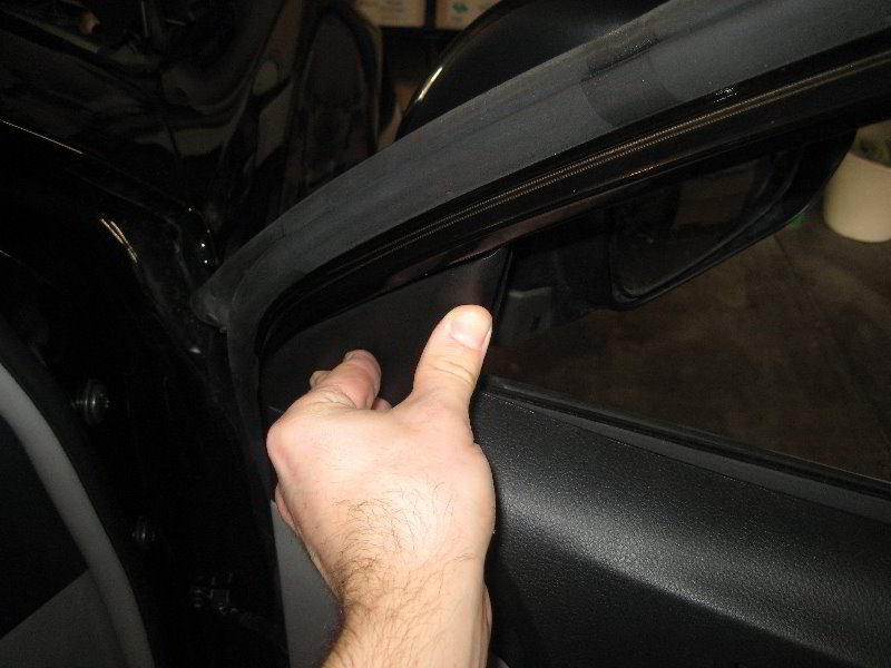 Toyota-Highlander-Interior-Door-Panel-Removal-Guide-056