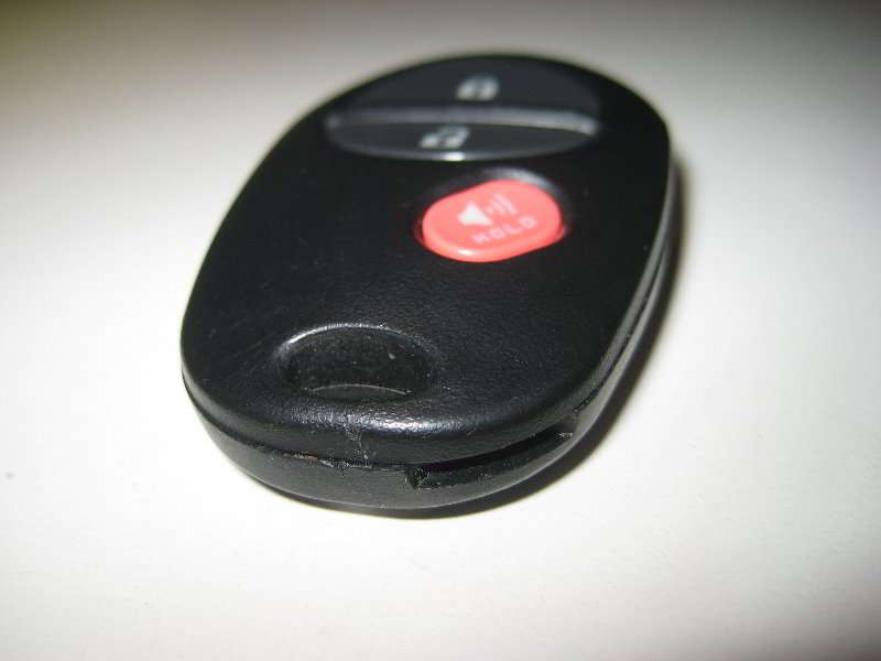 Toyota-Highlander-Key-Fob-Battery-Replacement-Guide-003