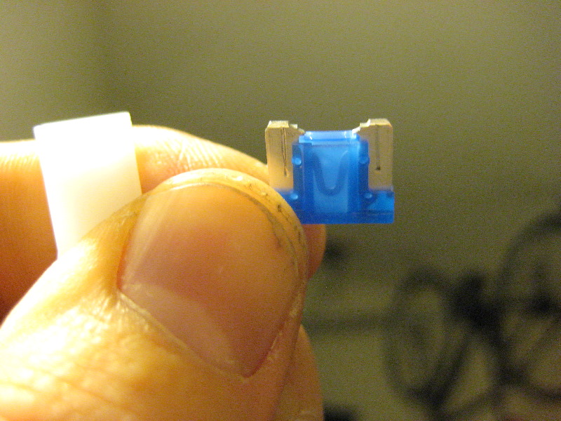 Toyota Prius Electrical Fuse Replacement Guide 012