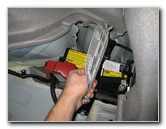 Toyota-Prius-Front-Brake-Pads-Replacement-Guide-006