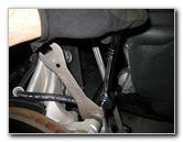 Toyota-Prius-Front-Brake-Pads-Replacement-Guide-037