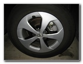 Toyota-Prius-Front-Brake-Pads-Replacement-Guide-048