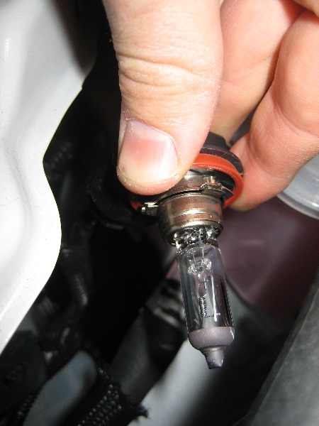 Toyota-Prius-Headlight-Bulbs-Replacement-Guide-008