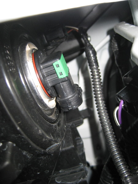 Toyota-Prius-Headlight-Bulbs-Replacement-Guide-010