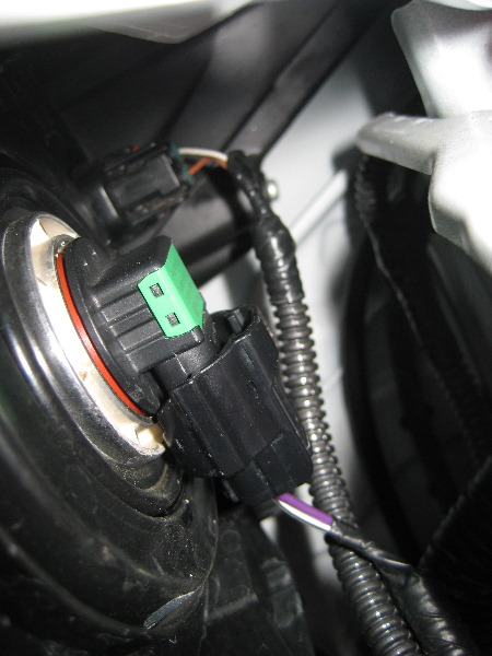 Toyota-Prius-Headlight-Bulbs-Replacement-Guide-011