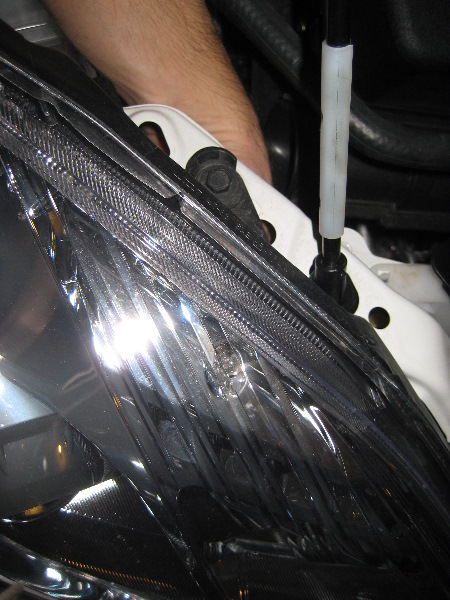 Toyota-Prius-Headlight-Bulbs-Replacement-Guide-024