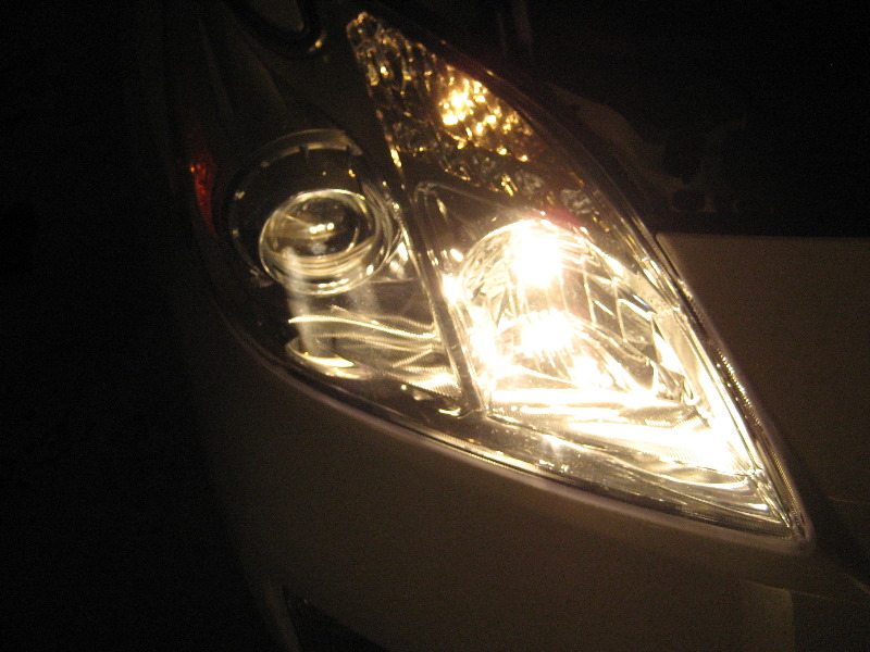 Toyota-Prius-Headlight-Bulbs-Replacement-Guide-029
