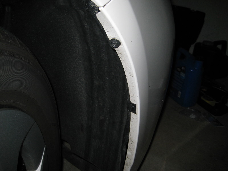 Toyota-Prius-Headlight-Bulbs-Replacement-Guide-032