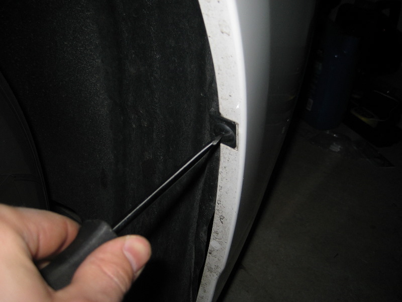 Toyota-Prius-Headlight-Bulbs-Replacement-Guide-033