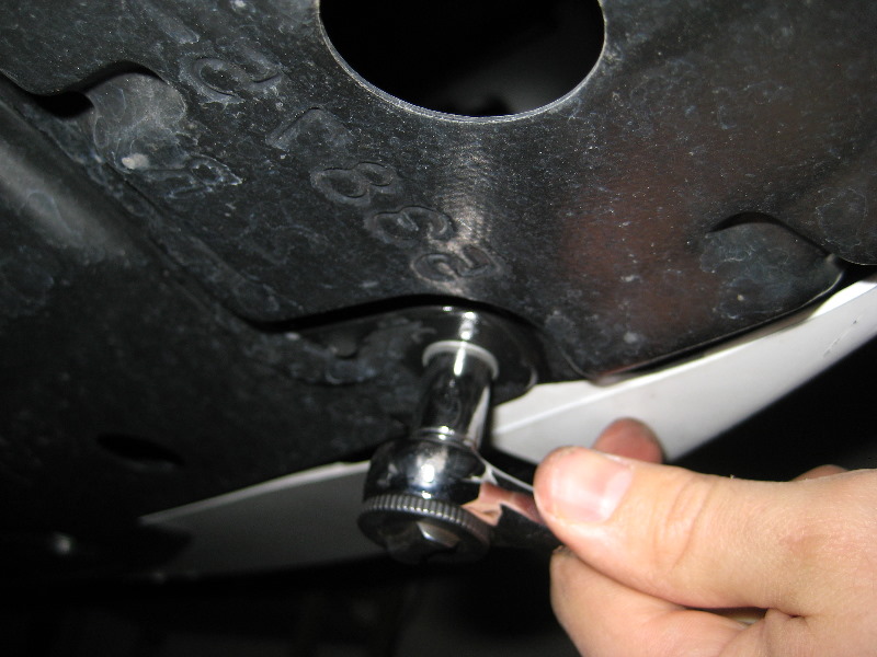 Toyota-Prius-Headlight-Bulbs-Replacement-Guide-037