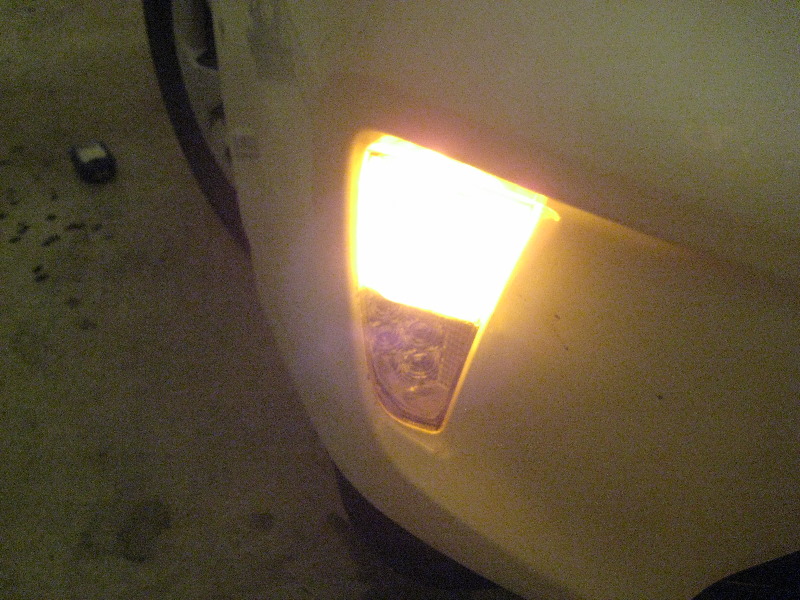 Toyota-Prius-Headlight-Bulbs-Replacement-Guide-043