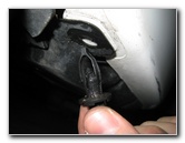Toyota-Prius-Headlight-Bulbs-Replacement-Guide-036