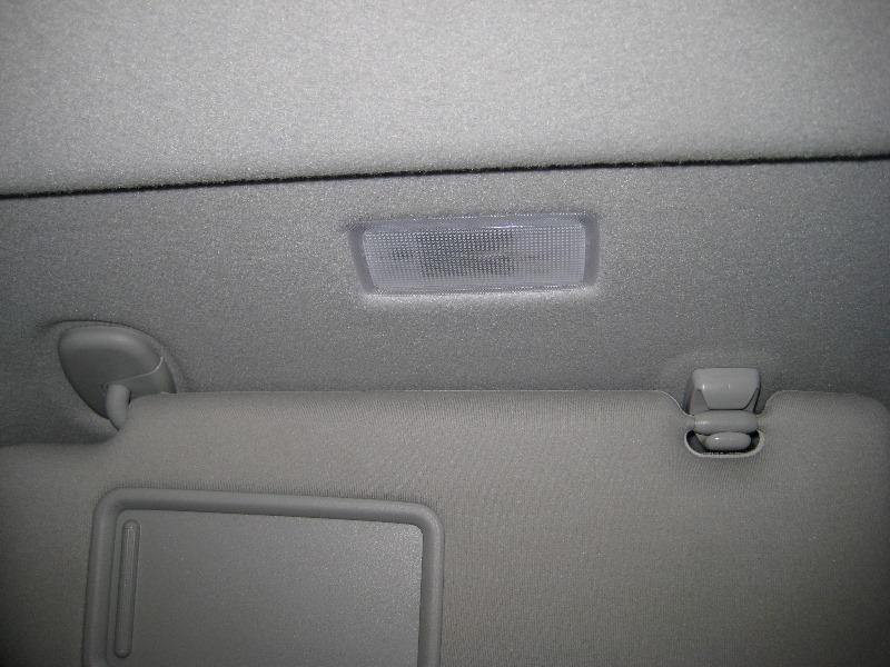 Toyota-Prius-Vanity-Mirror-Light-Bulb-Replacement-Guide-001