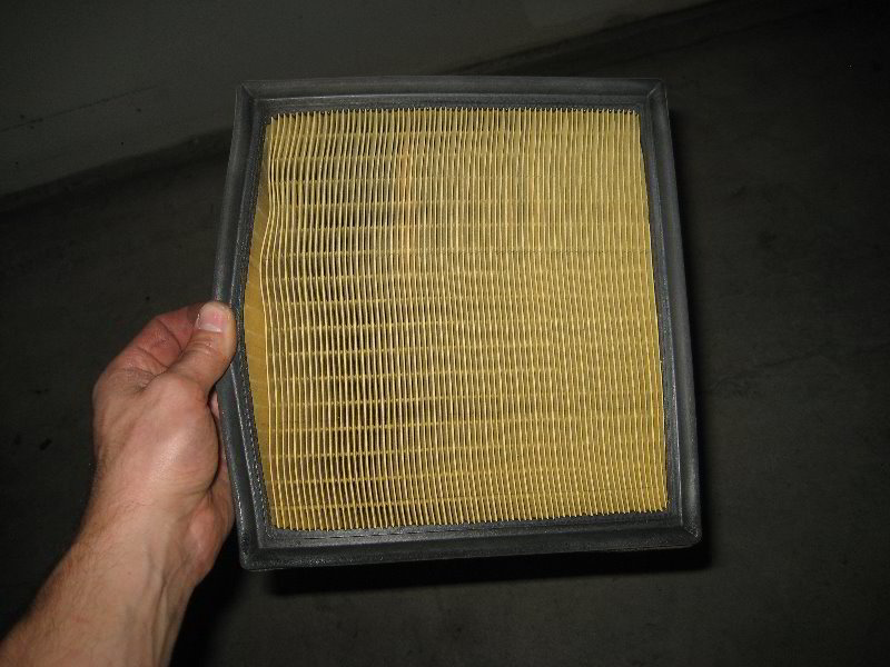 Toyota-Sienna-Engine-Air-Filter-Replacement-Guide-009