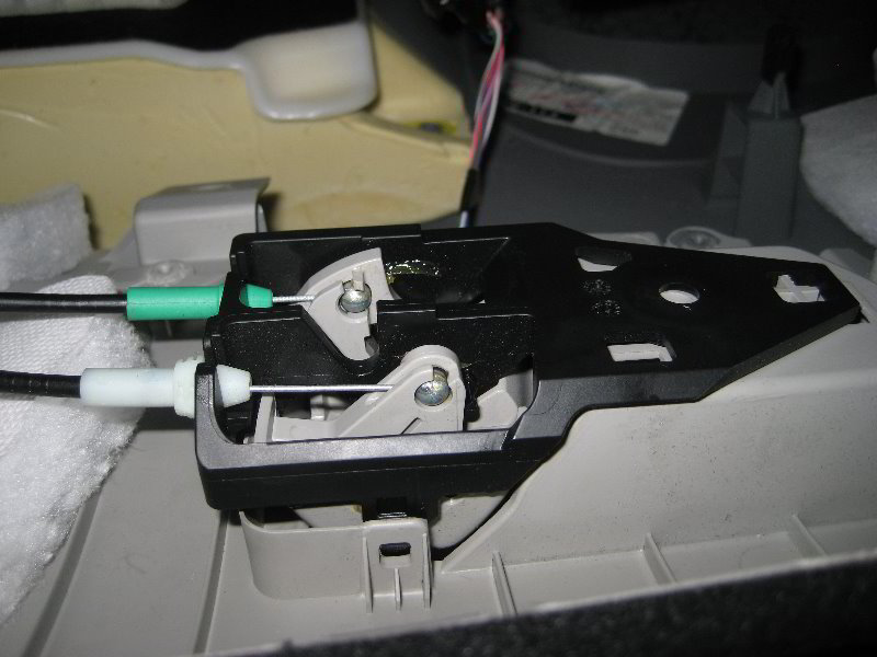 Toyota-Sienna-Interior-Door-Panel-Removal-Guide-020