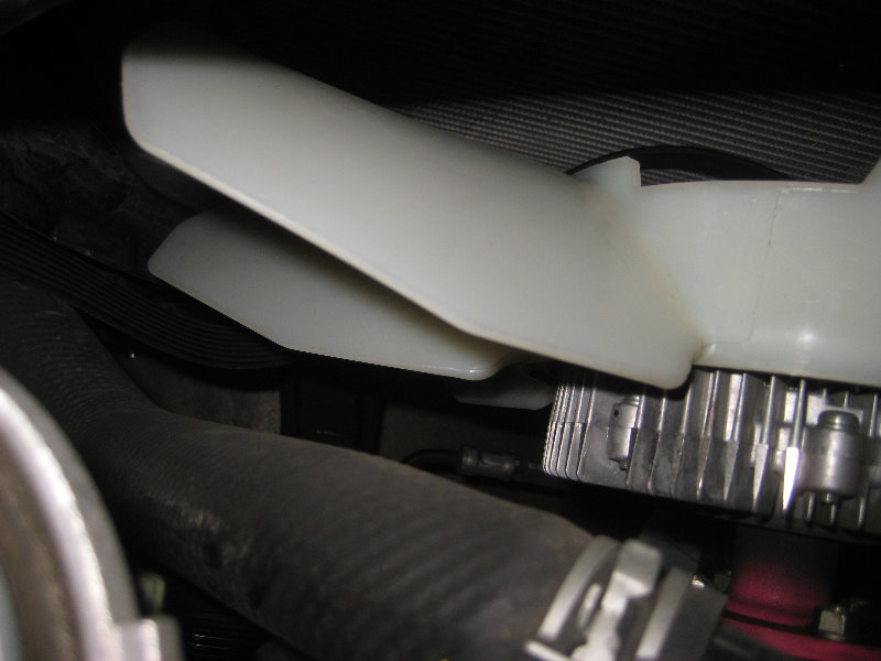 2005-2015-Toyota-Tacoma-1GR-FE-Serpentine-Accessory-Belt-Replacement-Guide-027