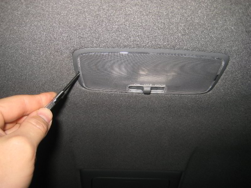 2005-2015-Toyota-Tacoma-Dome-Light-Bulb-Replacement-Guide-002