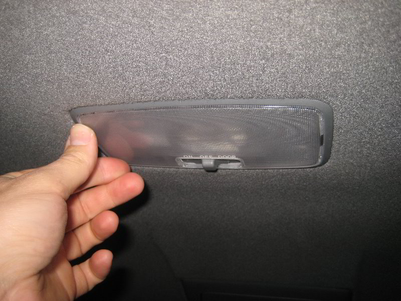 2005-2015-Toyota-Tacoma-Dome-Light-Bulb-Replacement-Guide-013