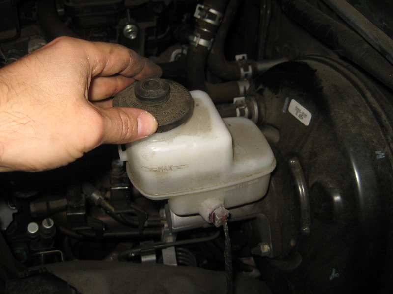 2005-2015-Toyota-Tacoma-Front-Brake-Pads-Replacement-Guide-025