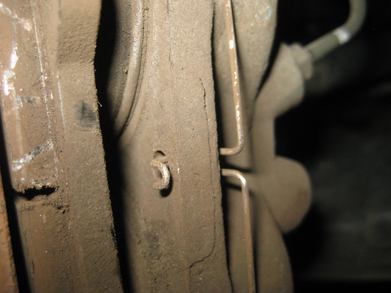 2005-2015-Toyota-Tacoma-Front-Brake-Pads-Replacement-Guide-038