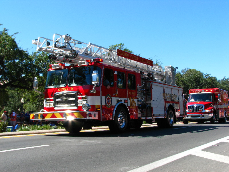 UF-Homecoming-Parade-2010-Gainesville-FL-011