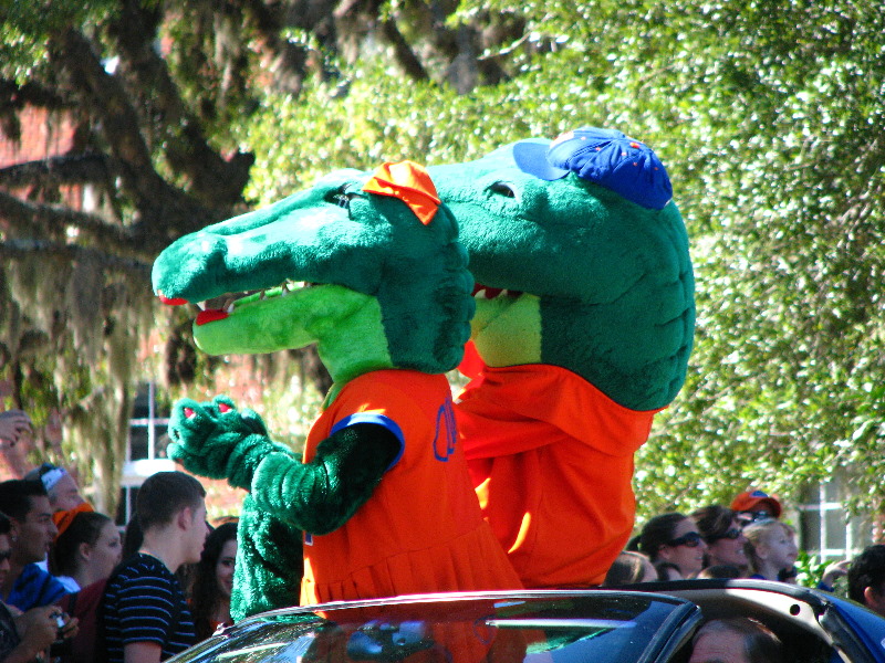 UF-Homecoming-Parade-2010-Gainesville-FL-018