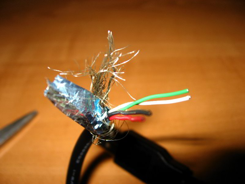 USBMobilePhoneChargerWire004