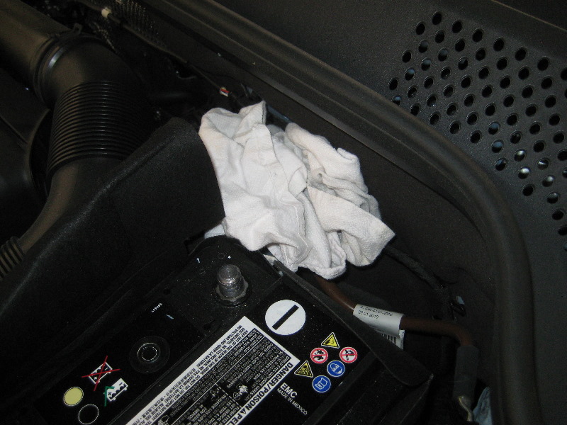 VW-Beetle-12-Volt-Automotive-Battery-Replacement-Guide-005