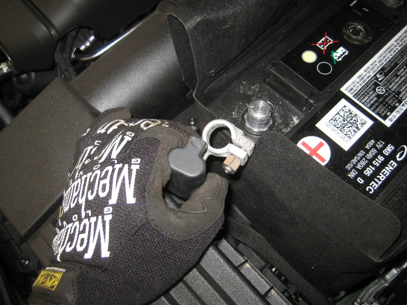 VW-Beetle-12-Volt-Automotive-Battery-Replacement-Guide-007