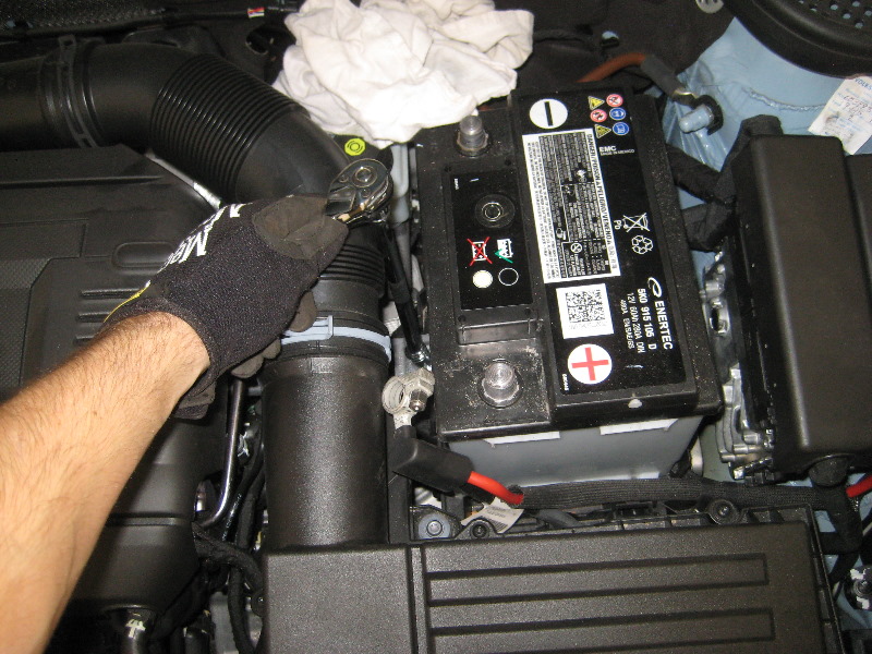 VW-Beetle-12-Volt-Automotive-Battery-Replacement-Guide-012