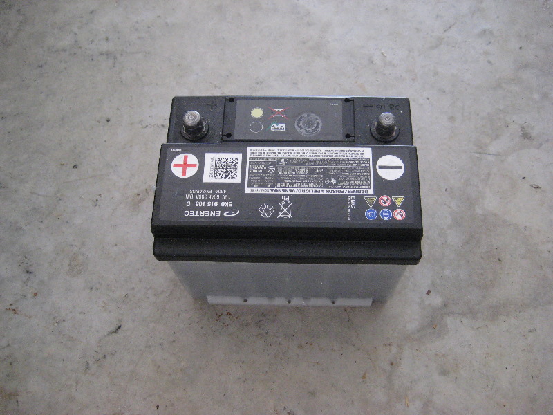 VWBeetle12VoltAutomotiveBatteryReplacementGuide013