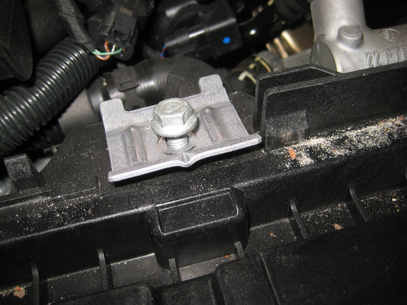 VW-Beetle-12-Volt-Automotive-Battery-Replacement-Guide-016