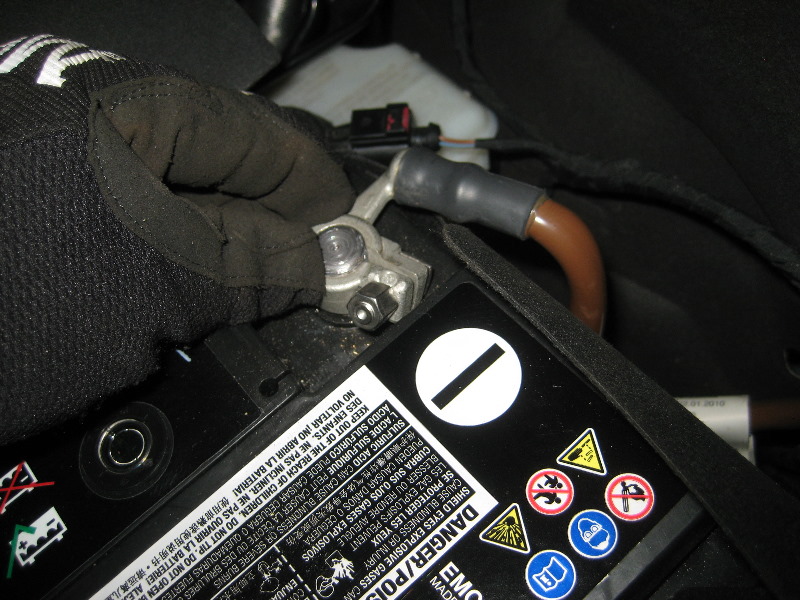 VW-Beetle-12-Volt-Automotive-Battery-Replacement-Guide-022