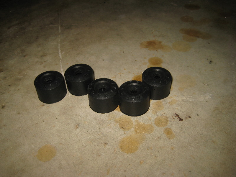 VW-Beetle-Front-Disc-Brake-Pads-Replacement-Guide-005