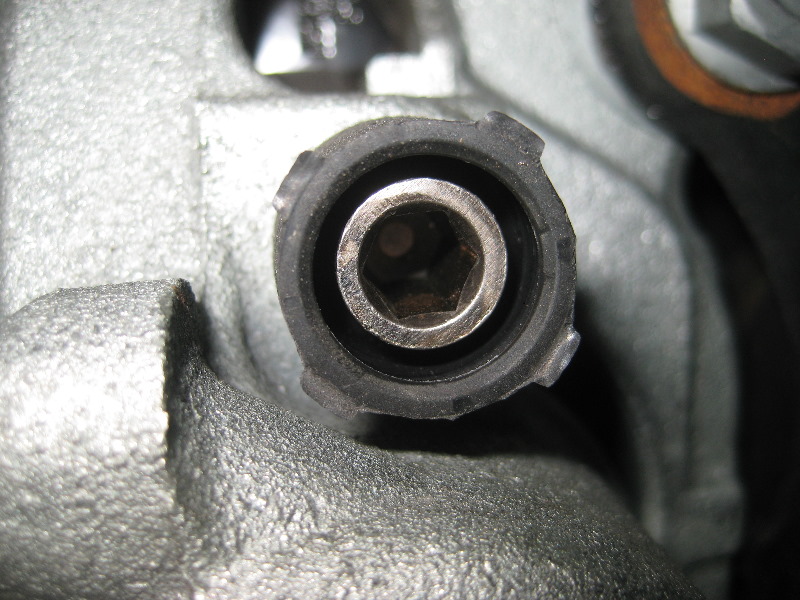 VW-Beetle-Front-Disc-Brake-Pads-Replacement-Guide-016