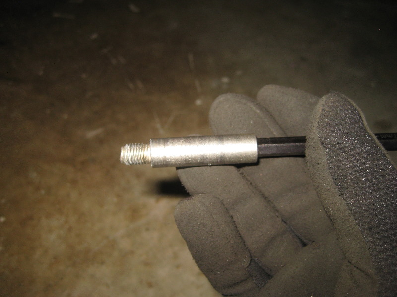 VW-Beetle-Front-Disc-Brake-Pads-Replacement-Guide-020